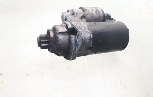 Volkswagen Golf V Starter motor 0001120408 02T911023M