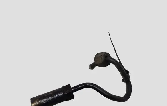 Nissan X-Trail T30 Fuel injector supply line/pipe