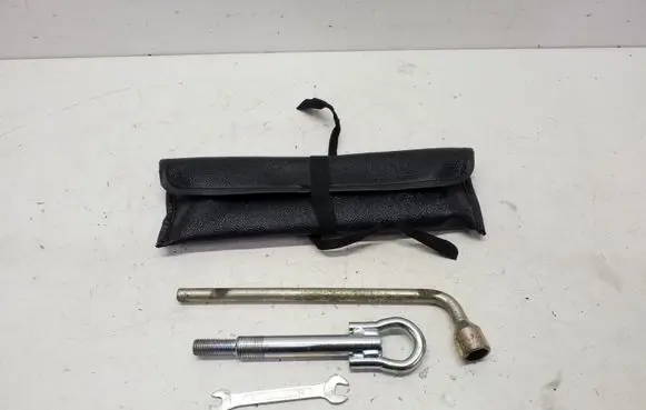 Chevrolet Captiva Tool set 