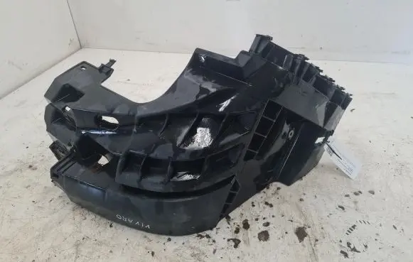 Opel Vivaro Front bumper mounting bracket 620350101R
