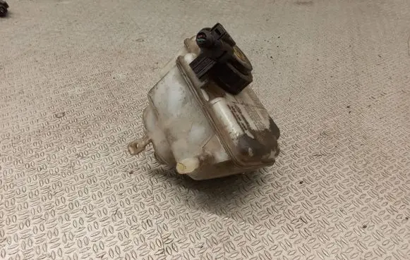Volkswagen Golf Plus Brake fluid reservoir 1K1611301