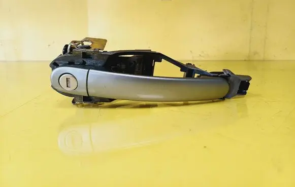 Volkswagen PASSAT B5.5 Front door exterior handle 3B0837885