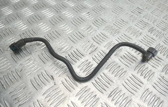 Nissan Qashqai+2 Fuel line pipe