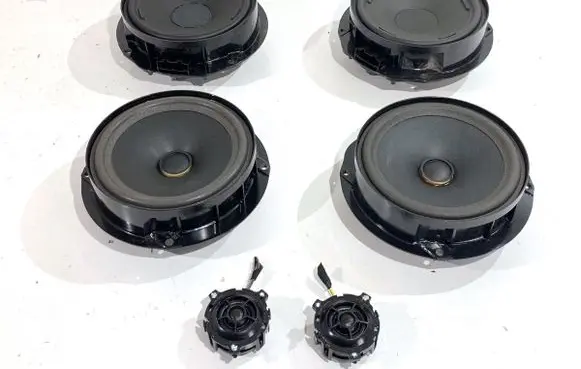 Audi Q4 Sportback e-tron Audio system kit 