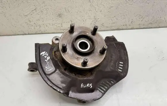 Front wheel hub