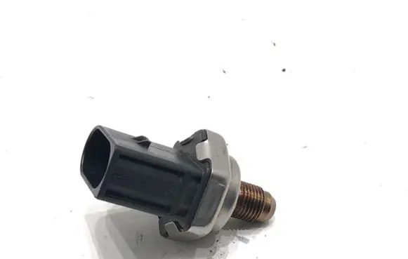 Skoda Rapid (NH) Fuel pressure sensor 04C906054C