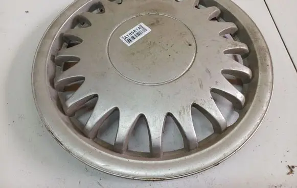 Audi 100 200 5000 C3 R14 wheel hub/cap/trim 