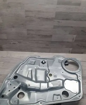Front window lifting mechanism without motor