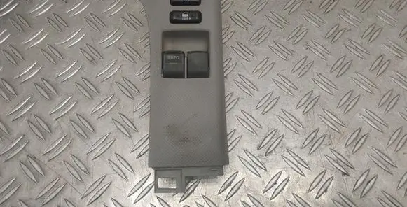 Toyota Yaris Electric window control switch 742320D110