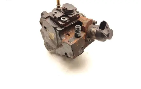 Mercedes-Benz Vito Viano W447 Fuel injection high pressure pump 0445010250 167002972R H8201045496