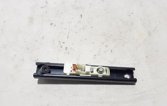 Renault Talisman Seat belt height adjuster 878240875R