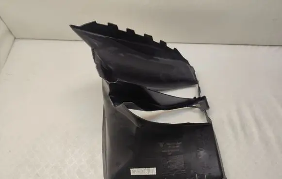 Porsche Macan (95B) Intercooler air channel guide 95B117335C