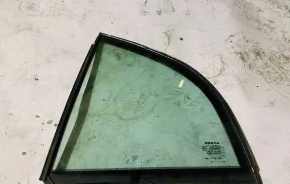Rear vent window glass