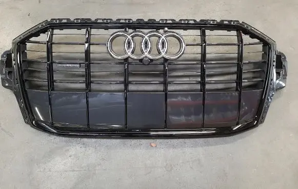 Audi Q7 4M Front bumper upper radiator grill 4M0853651AJ