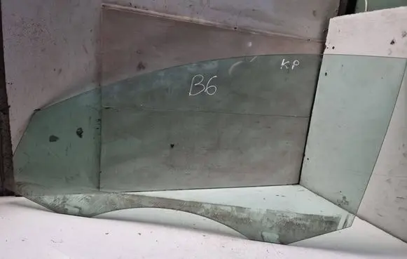 Volkswagen PASSAT B6 Front door window glass four-door 43R00082 A011404 DOT90M40AS2