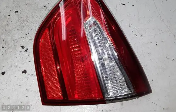 KIA Rio Tailgate rear/tail lights 924041W2