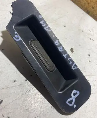 Tailgate opening switch