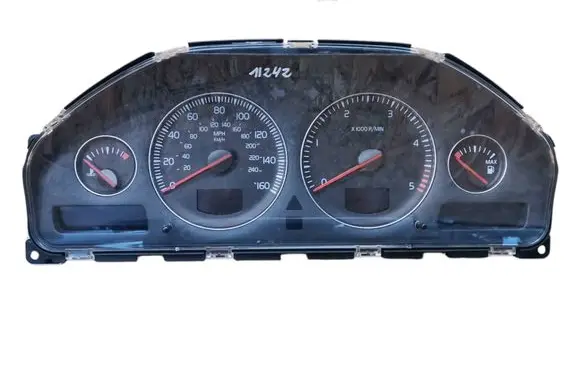 Volvo V70 Speedometer (instrument cluster) 30746112 69594720T 8602886