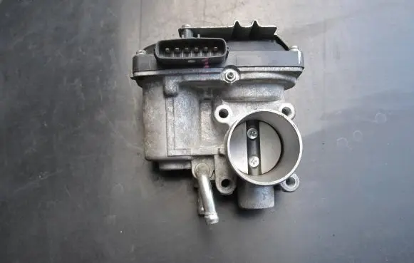Mitsubishi Space Star Throttle valve