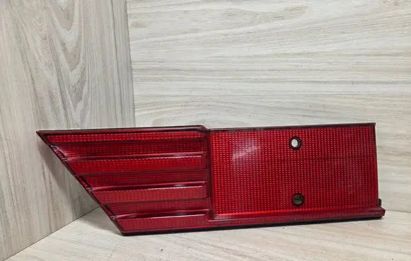 Mercedes-Benz E W124 Tailgate trim 8XU005180