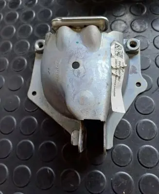 Porsche Macan (95B) Engine mounting bracket 8K0399059D