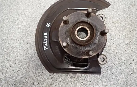 Nissan Pulsar Front wheel hub spindle knuckle