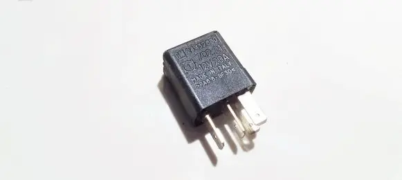 Opel Zafira A Other relay 24432680 702.21