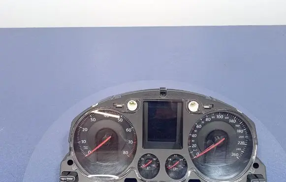 Speedometer (instrument cluster)