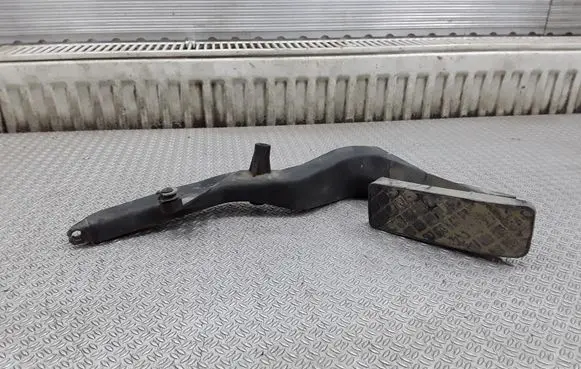 Volkswagen PASSAT B5 Accelerator throttle pedal 8D1721506