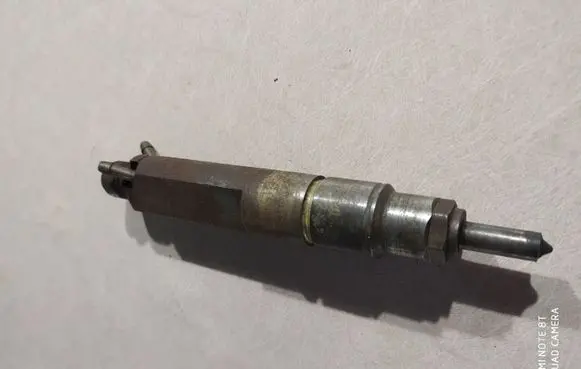Volkswagen Golf III Fuel injector 028130201Q