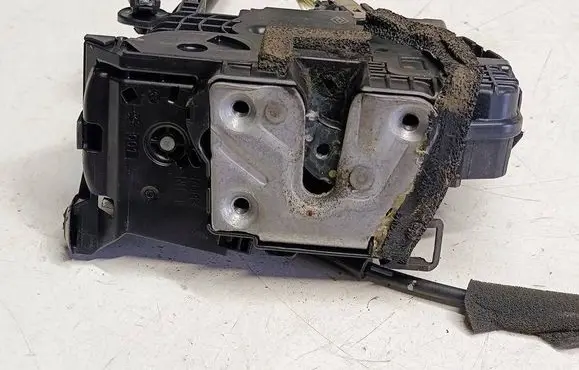 Renault Captur Front door lock 805024200RU5 805024200R