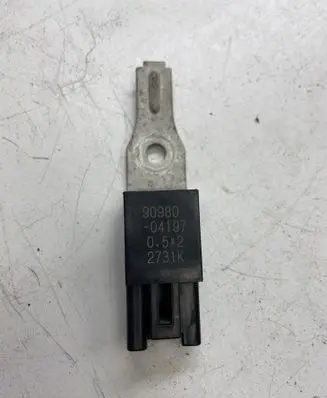 Toyota RAV 4 (XA30) Sensor 9098004197 2731K