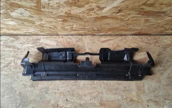Volkswagen Touareg III Radiator trim 760121390AM