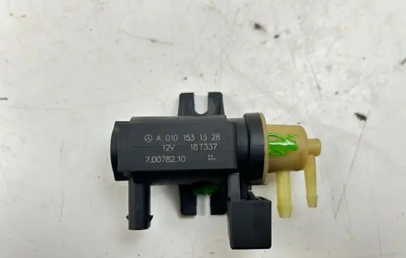 Mercedes-Benz CLA C117 X117 W117 Turbo solenoid valve A0101531328