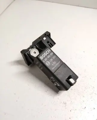 Volkswagen Golf Plus Glow plug pre-heat relay 0281003038