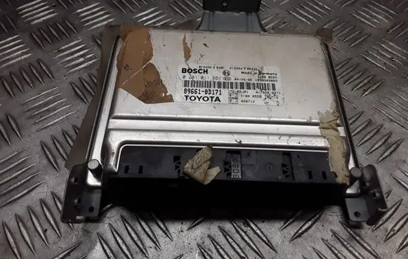 Toyota Yaris Engine control unit/module 0281011651 896610D171 1039S03865