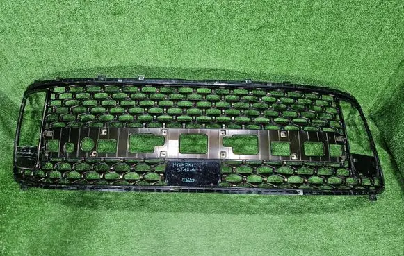 Hyundai Staria Front bumper upper radiator grill 86352-CG700