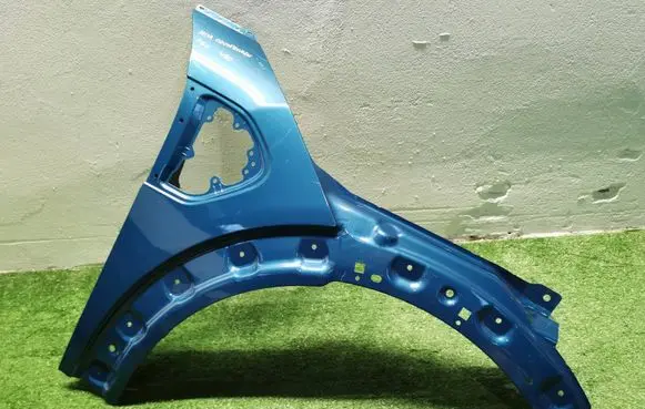 Mini Cooper Countryman F60 Fender MINIF60RHDANEK