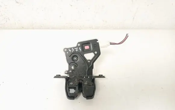 Renault Kadjar Loading door lock 
