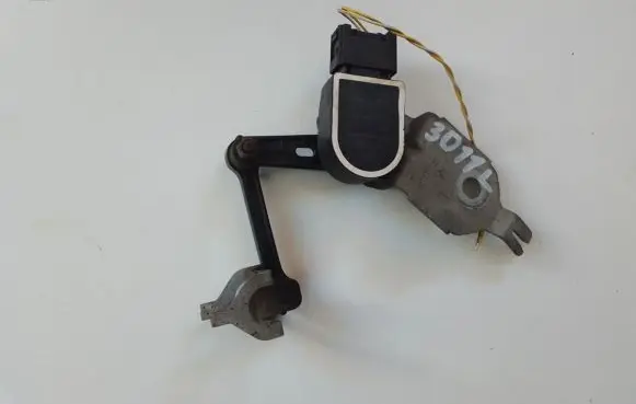 Mercedes-Benz C W205 Air suspension front height level sensor A2229050503