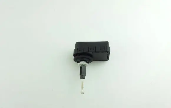 Mercedes-Benz E W210 Headlight level adjustment motor 007457 KL4447