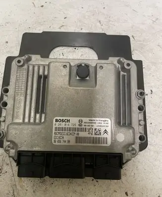 Citroen C4 I Engine control unit/module 9665674480