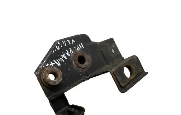 Radiator mount bracket