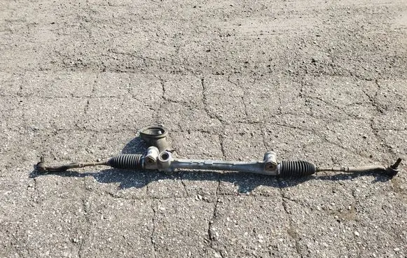 Toyota Verso-S Steering rack