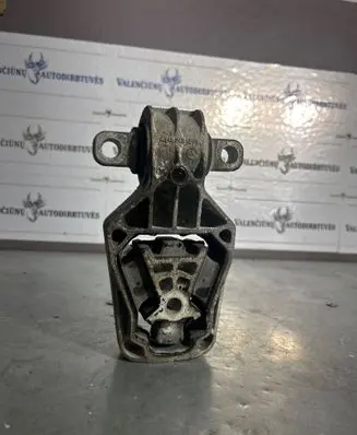 Mercedes-Benz B W246 W242 Engine mount bracket A2462401209