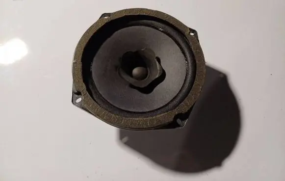 Chevrolet HHR Front door speaker