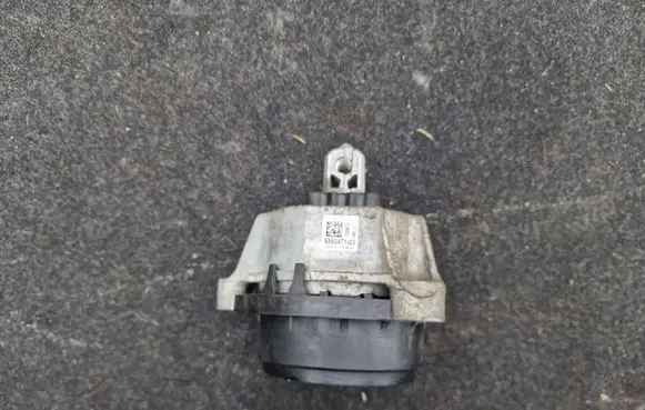 BMW 4 G22 G23 G24 G26 Engine mount bracket 6860471