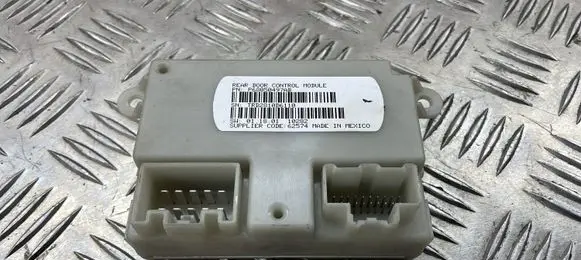 Chrysler Grand Voyager V Door control unit/module P68050497AB