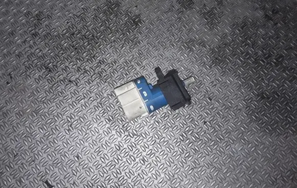 Mercedes-Benz Vito Viano W639 Brake pedal sensor switch 3M5T9C872