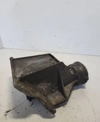 BMW 5 E60 E61 Driveshaft support bearing bracket 7527916